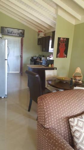 Le Chalet Drax Hall