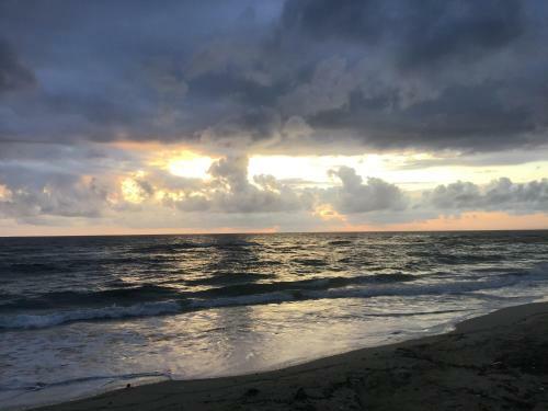 Hostal Shores A' Swell