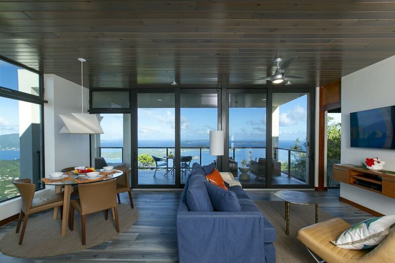 Hostal Calichi At Picture Point