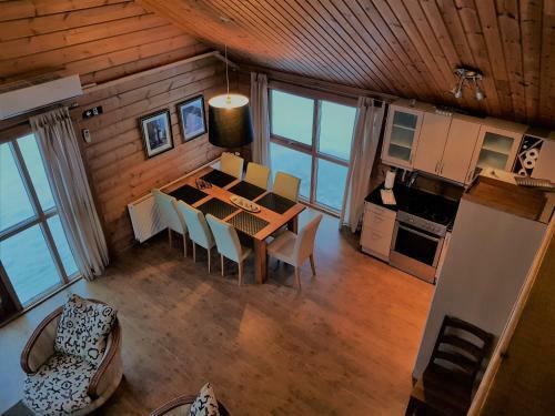 Geysir - Modern Log Cabin