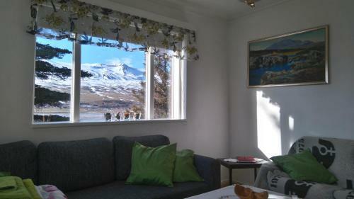 Br�nalaug Guesthouse - Holiday Home