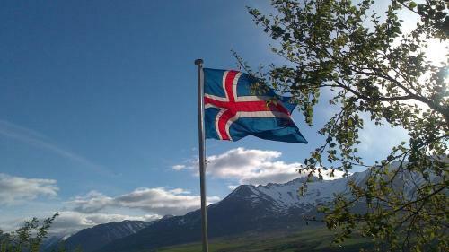 Br�nalaug Guesthouse - Holiday Home