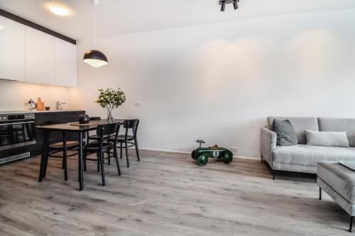 Greenkey Apartment - F8
