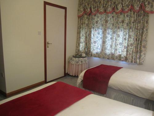 Bed & Breakfast Whitestream House