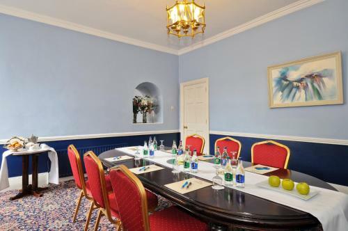 Longford Arms Hotel