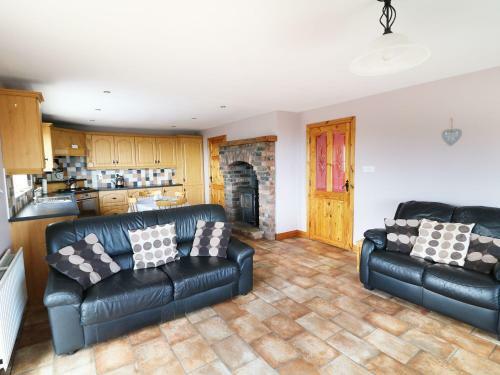Tullyally, Redcastle