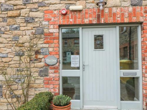 The Stables, Navin