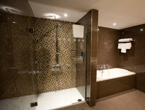 Clayton Hotel Dublin Airport
