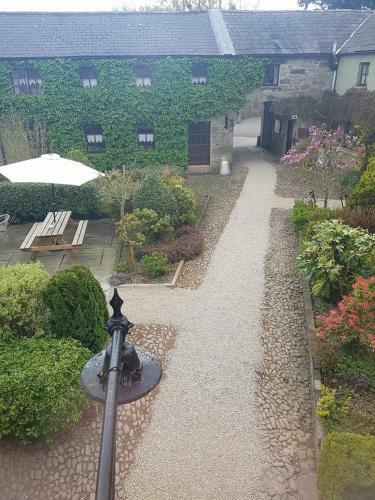Ballinacourty House B&B