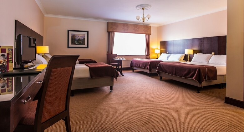 Sheldon Park Hotel And Leisure Club
