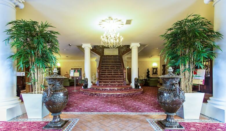 Sheldon Park Hotel And Leisure Club