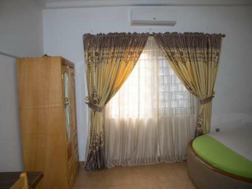Hostal Elizz Guest House