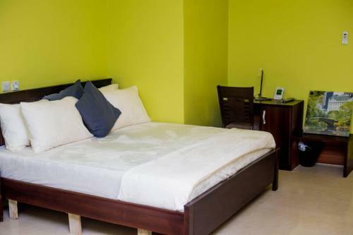 Hostal Danritzcer Suites