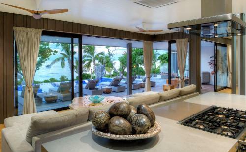 Hotel Vomo Island Resort