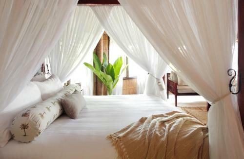 Hotel Matangi Private Island Resort - Adults Only