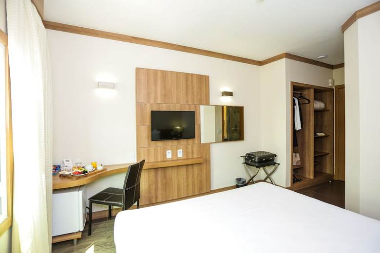 Hotel Intercity Vinhedo