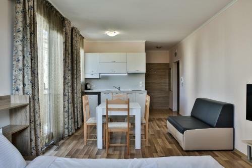Al Rial Beach Apartments