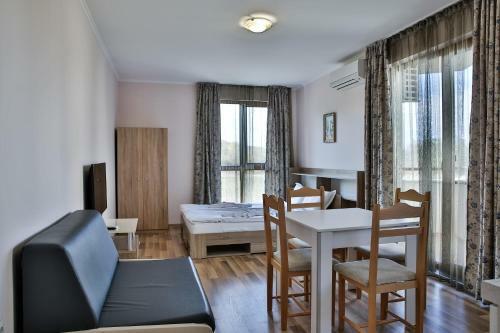Al Rial Beach Apartments
