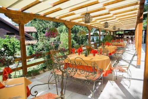 Bryasta Hotel & Restaurant