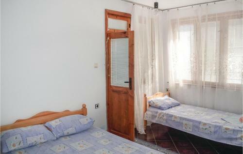 Three-bedroom Holiday Home In Krapets