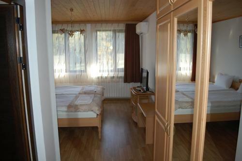 Hostal Mutafova House