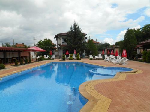 Hostal Complex Trakite