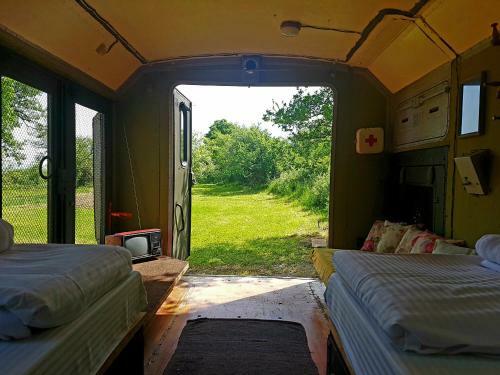 Bed & Breakfast Cob Camp
