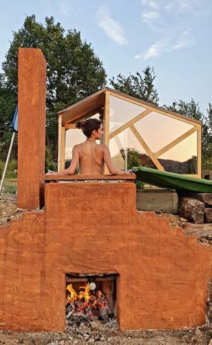 Bed & Breakfast Cob Camp