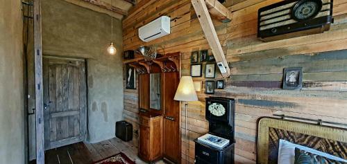 Bed & Breakfast Cob Camp