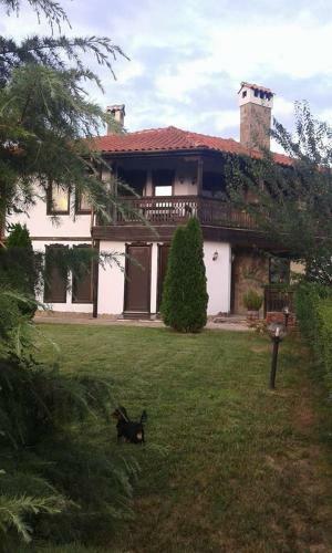 Hostal Vila Nikolina Guesthouse