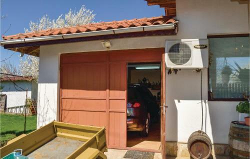 Two-bedroom Holiday Home In Senokos