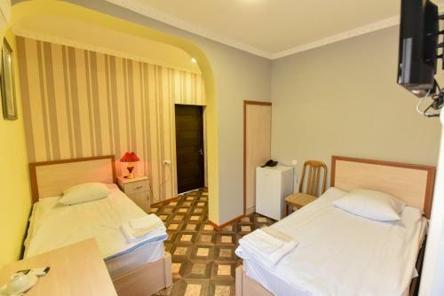 Hostal Gayane Hotel
