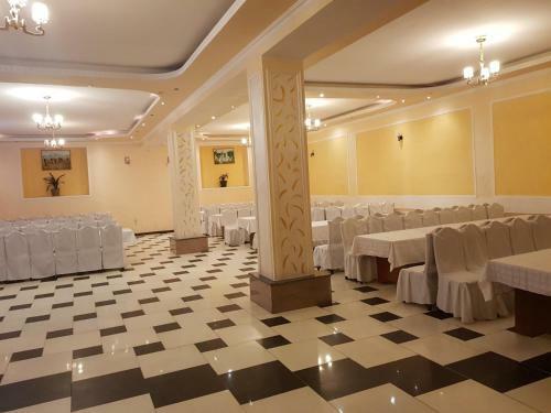 Hostal Flora Hotel