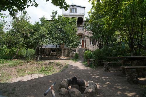Hostal Lina Guest House