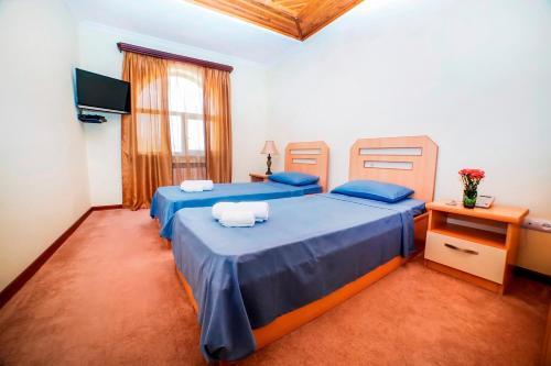 Amrots Hotel