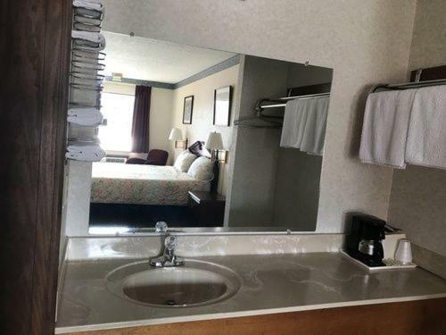 Posada Americas Inn Bardstown
