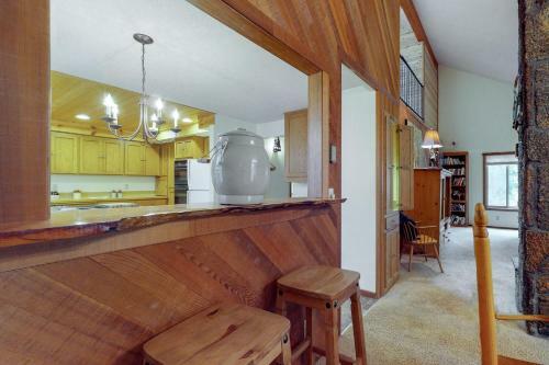 Black Butte Ranch: South Meadow Home Eighty-four