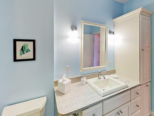 7 Apple Hill Lane Home