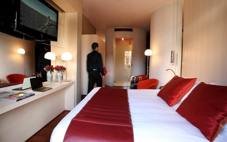 Hotel Cram