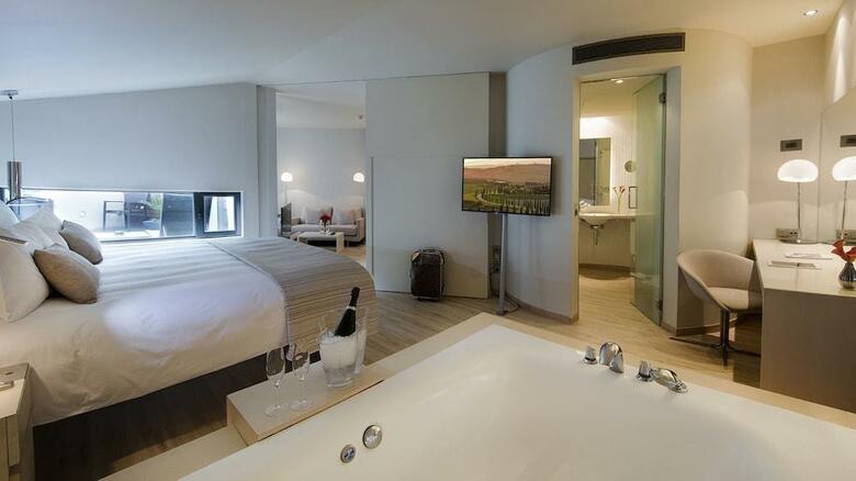 Hotel Cram