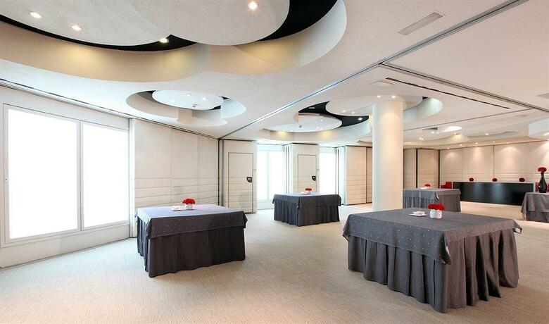 Hotel Cram