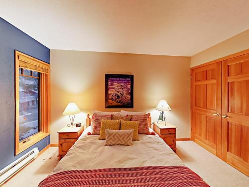 Apartamento 800 Columbine Road Condo Unit B9