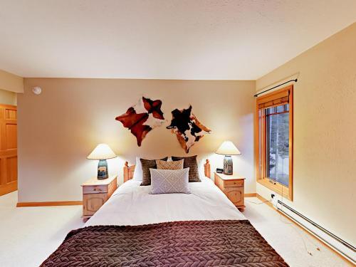 Apartamento 800 Columbine Road Condo Unit B9