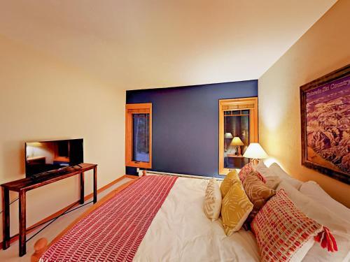 Apartamento 800 Columbine Road Condo Unit B9