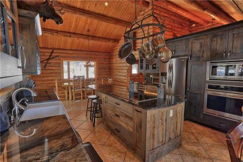 Black Bear Lodge (private Home)