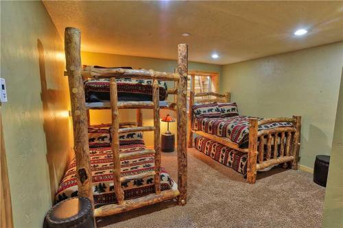 Black Bear Lodge (private Home)