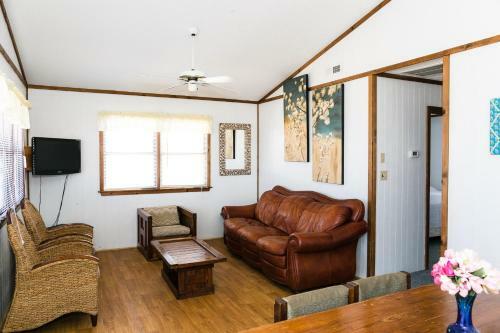 Outer Banks Motel-cape And Tower Cottages