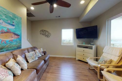 Crystal Beach Delight