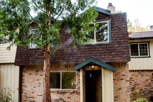 Crystal Waters Townhome