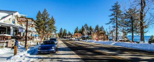 Crystal Waters Townhome